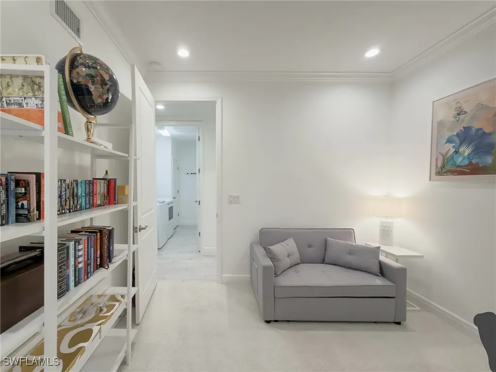 2543 Seychelles Drive Naples FL 34112