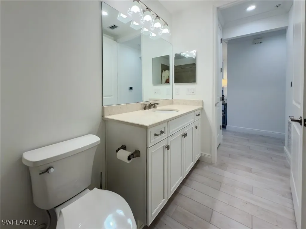 2543 Seychelles Drive Naples FL 34112