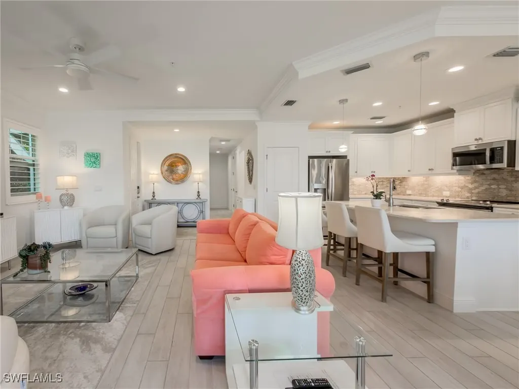 2543 Seychelles Drive Naples FL 34112