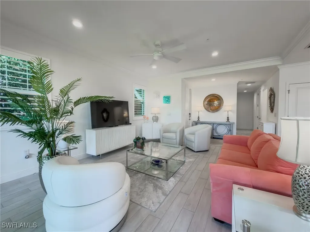 2543 Seychelles Drive Naples FL 34112