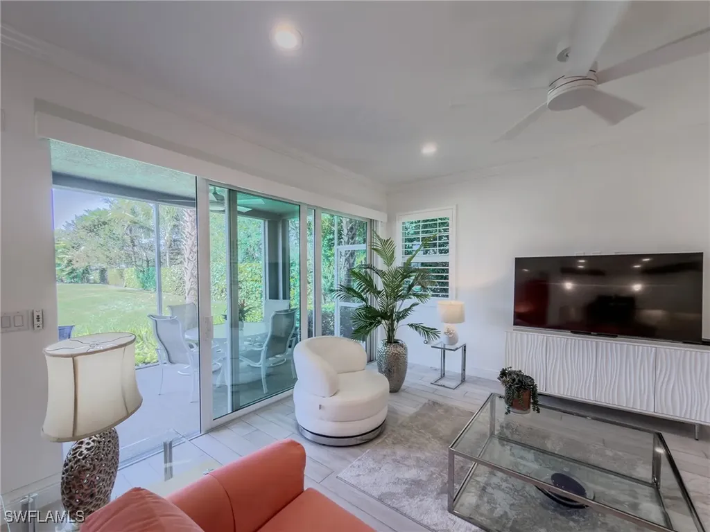 2543 Seychelles Drive Naples FL 34112