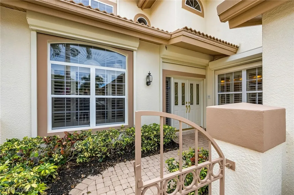6012 Fairway Court Naples FL 34110
