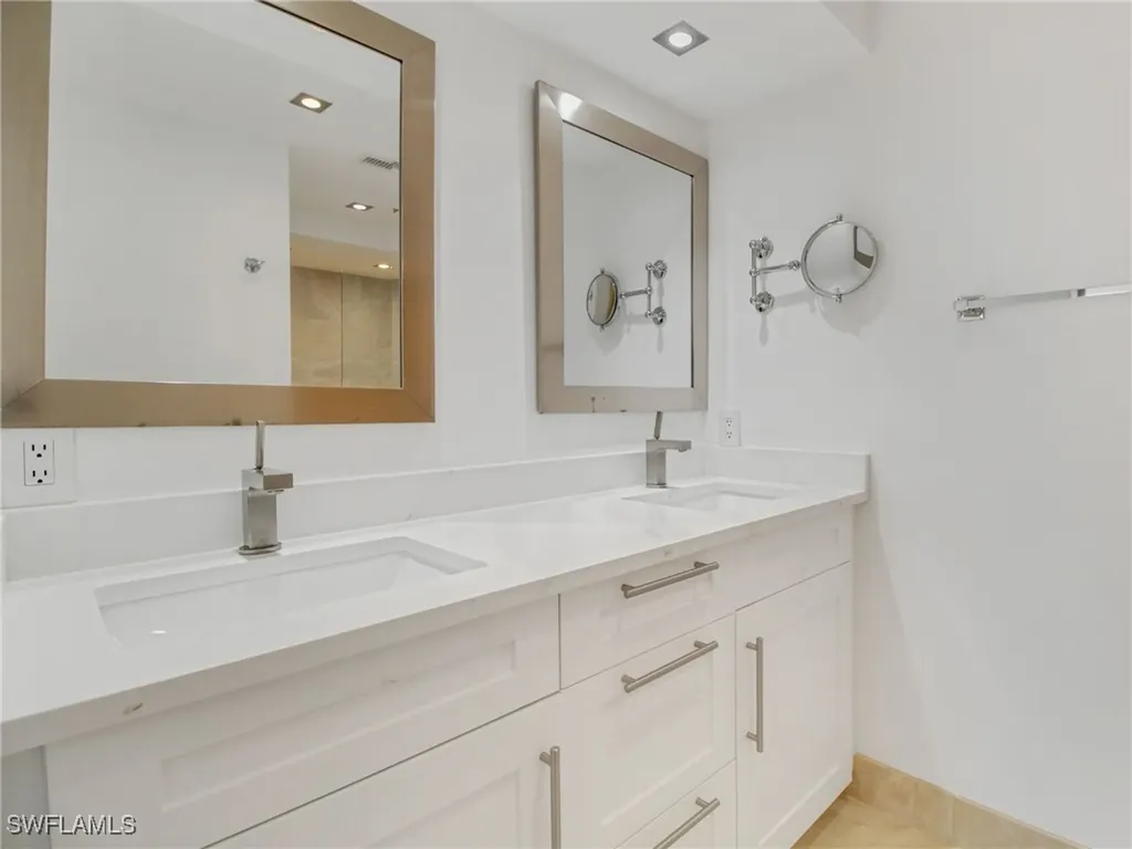 9415 Gulf Shore Drive Naples FL 34108