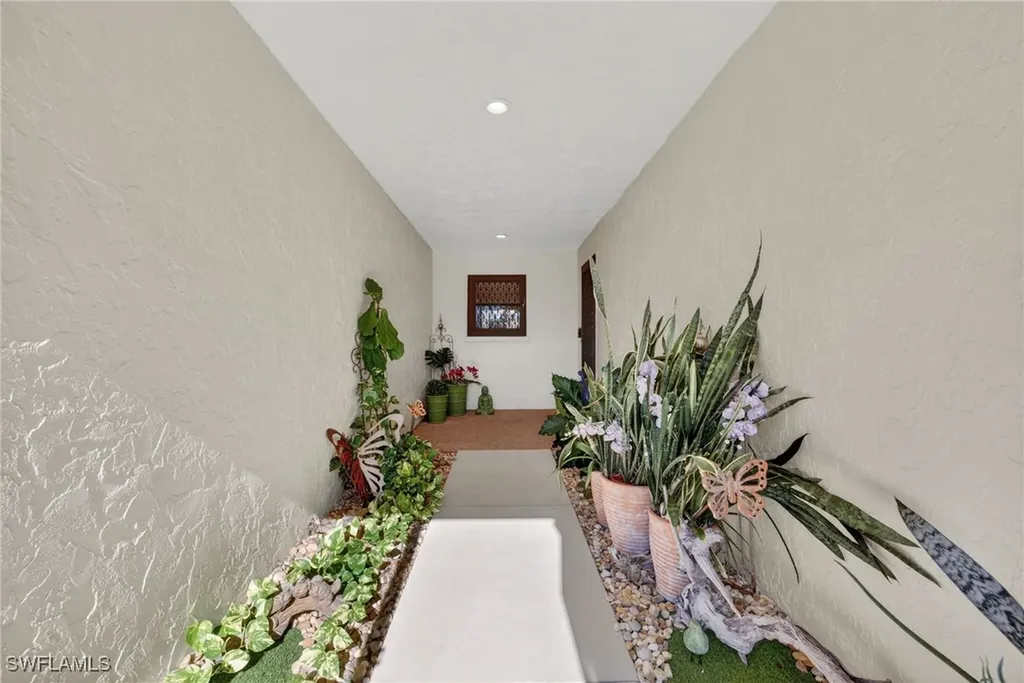 303 Reynolds Court Naples FL 34112