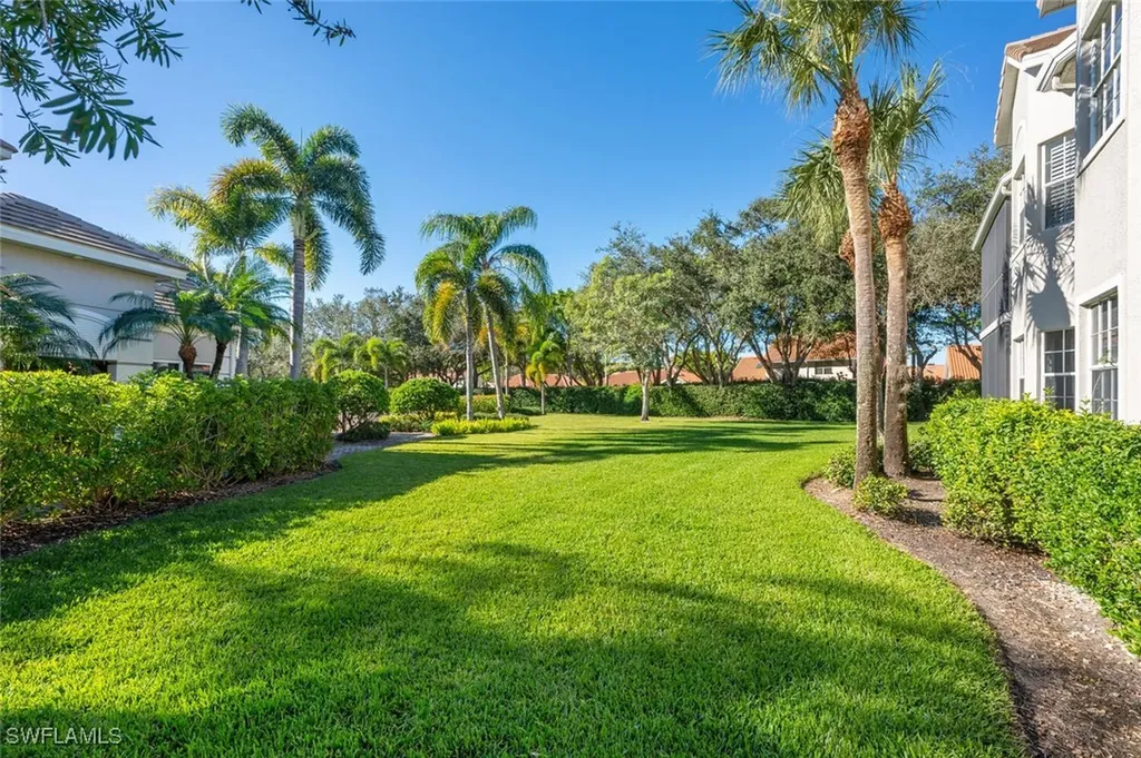4965 Westchester Court Naples FL 34105