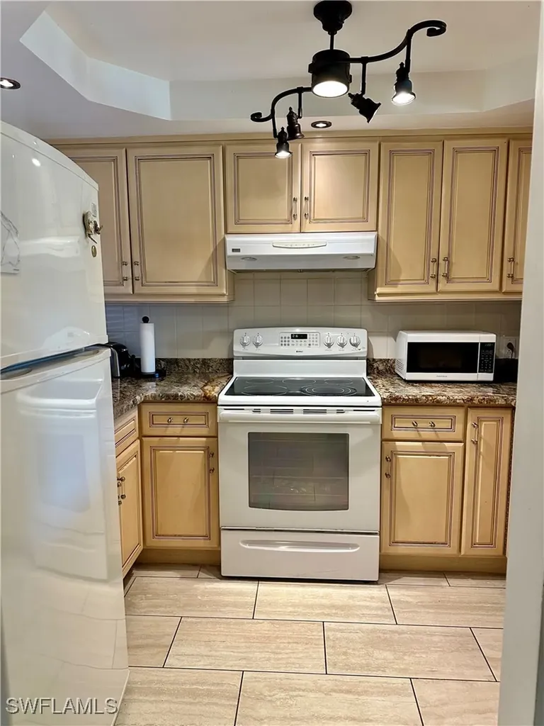 190 Turtle Lake Court Naples FL 34105