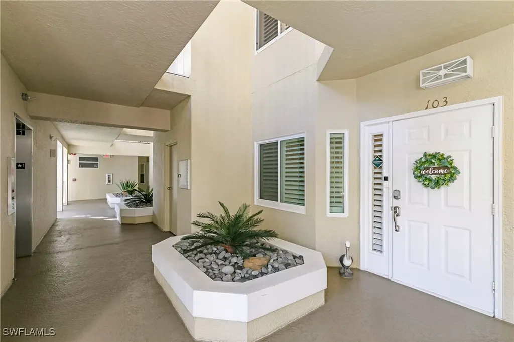 7670 Pebble Creek Circle Naples FL 34108