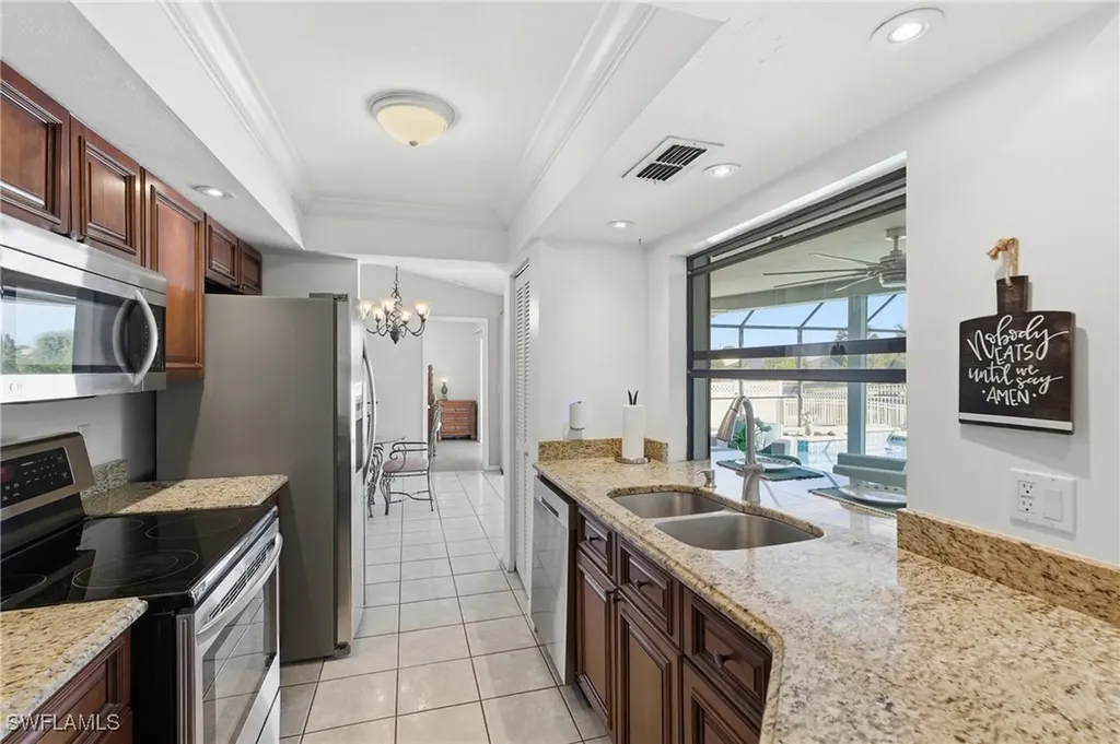 3815 SW 5th Place Cape Coral FL 33914