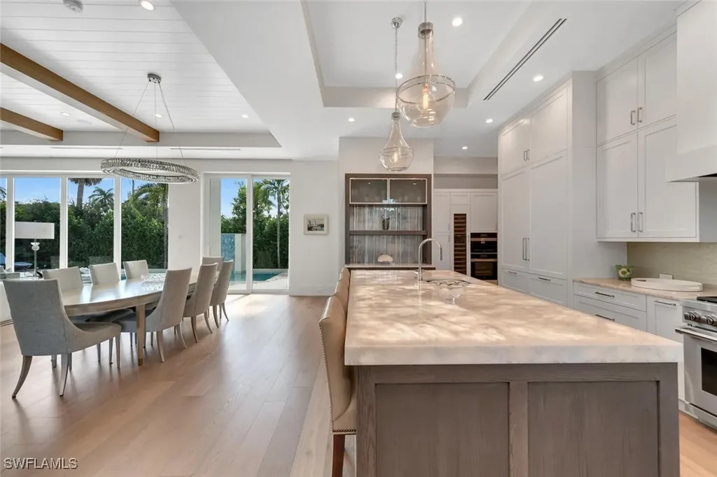 330 Broad Avenue N Naples FL 34102