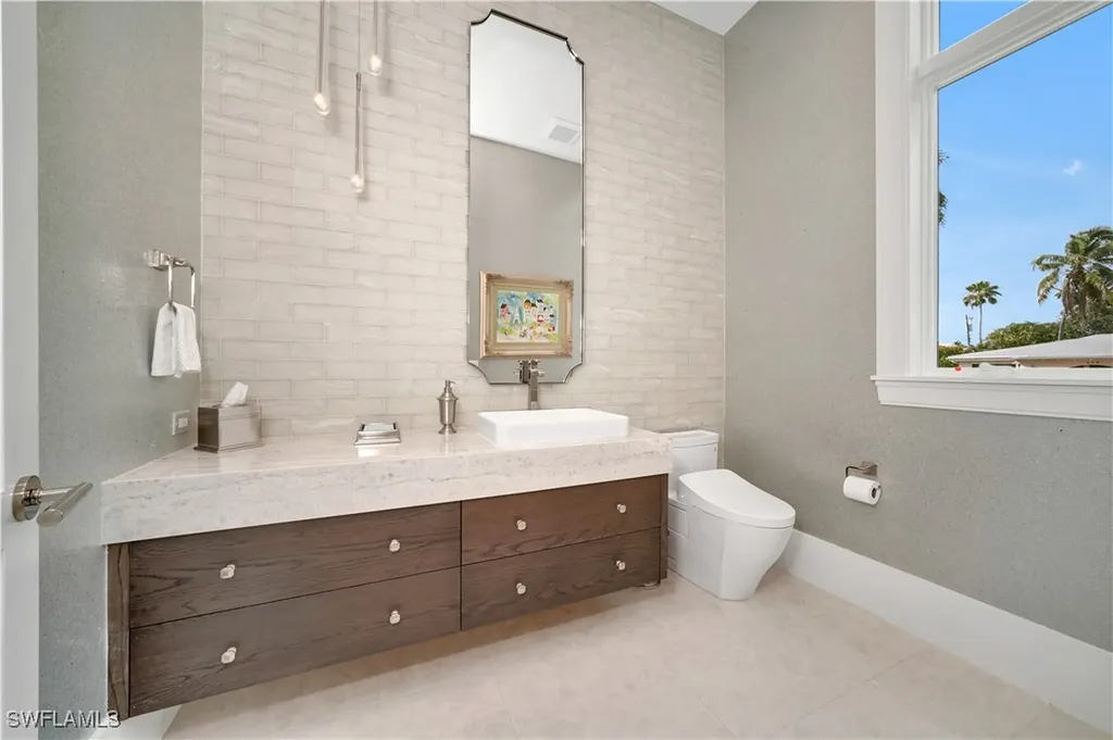 330 Broad Avenue N Naples FL 34102