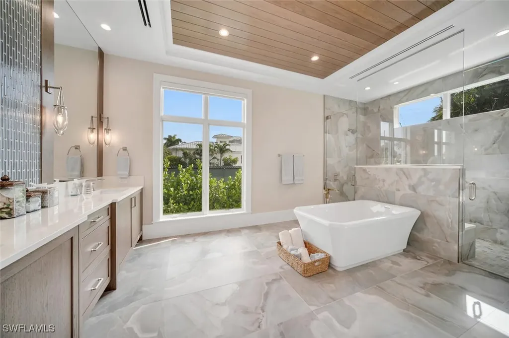 330 Broad Avenue N Naples FL 34102