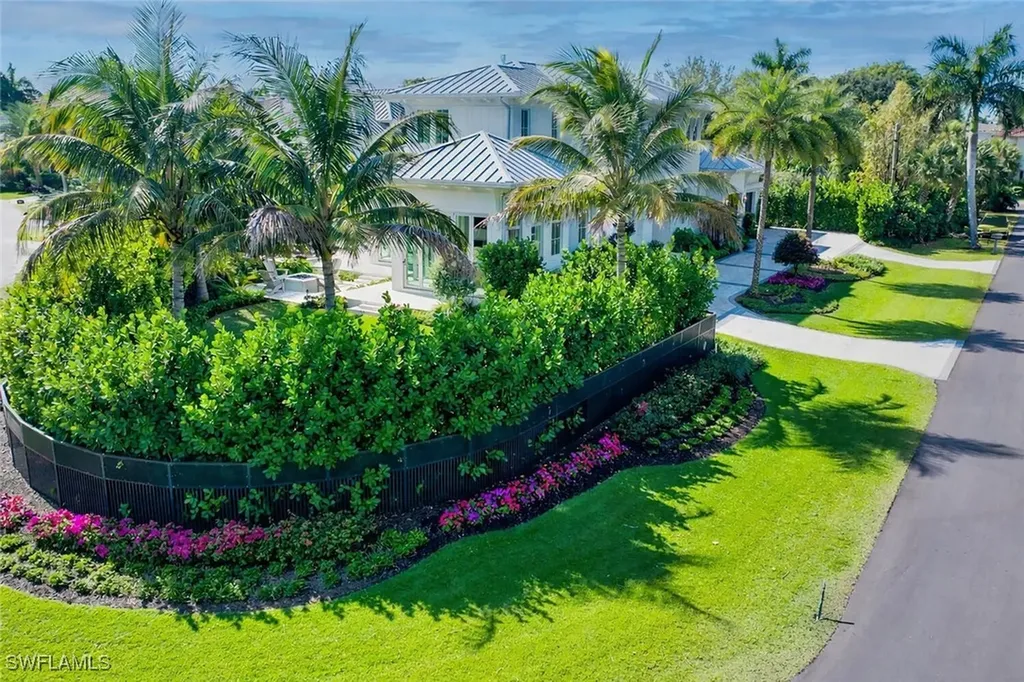 330 Broad Avenue N Naples FL 34102