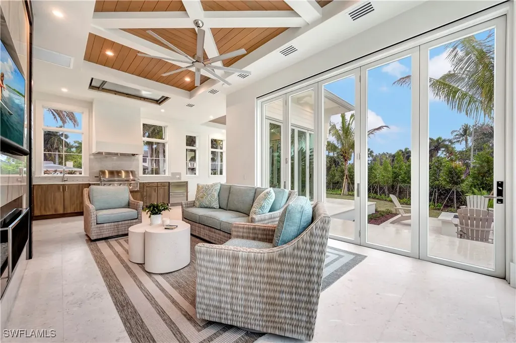330 Broad Avenue N Naples FL 34102