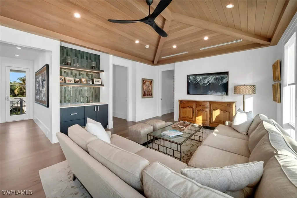 330 Broad Avenue N Naples FL 34102