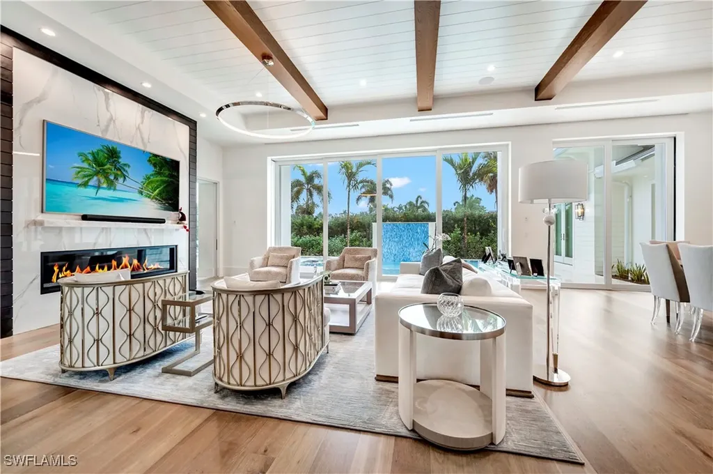 330 Broad Avenue N Naples FL 34102