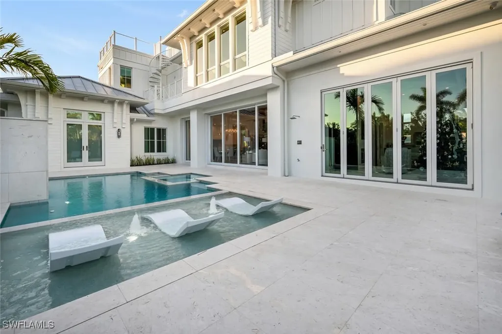 330 Broad Avenue N Naples FL 34102