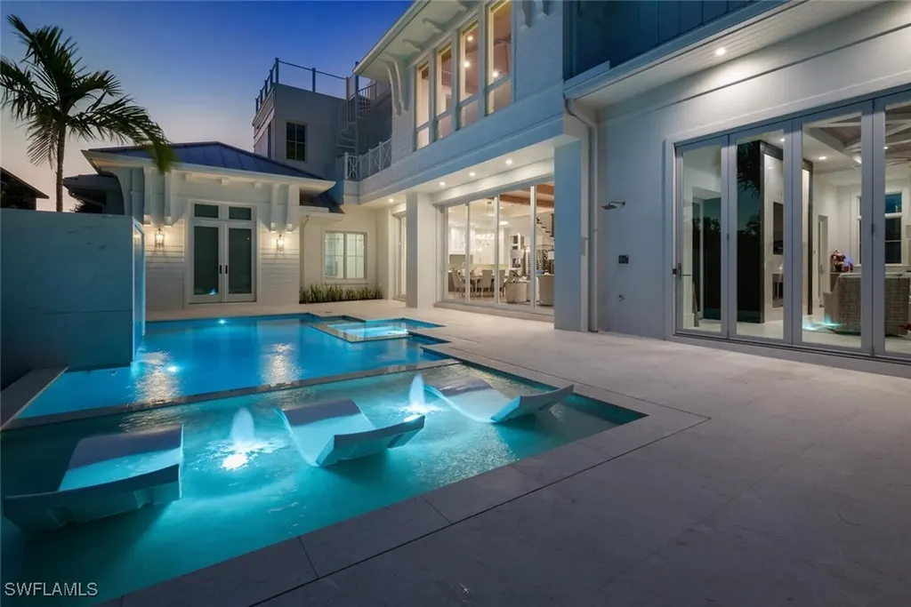 330 Broad Avenue N Naples FL 34102