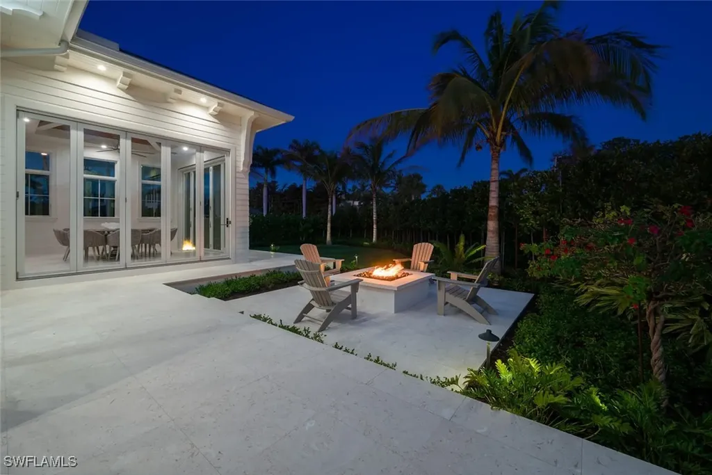 330 Broad Avenue N Naples FL 34102
