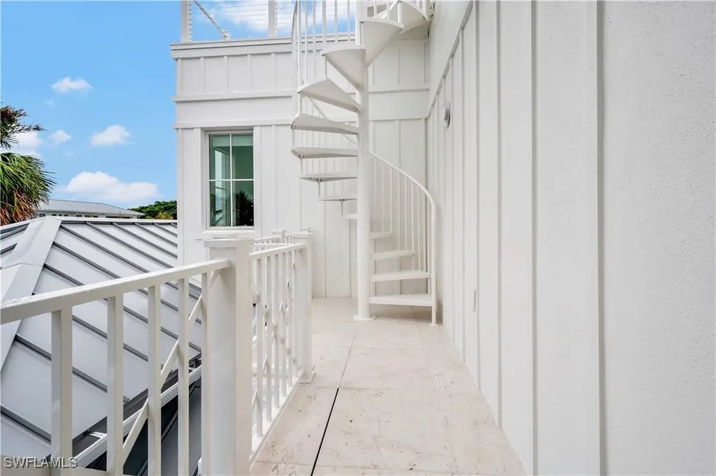 330 Broad Avenue N Naples FL 34102