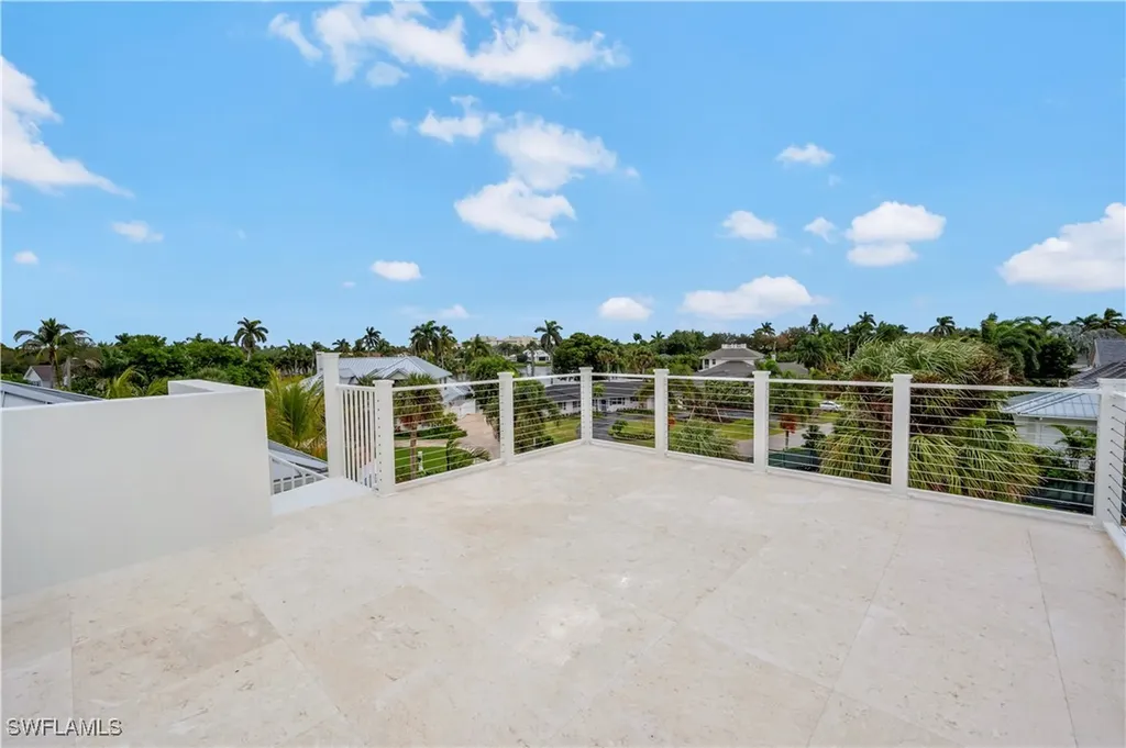 330 Broad Avenue N Naples FL 34102