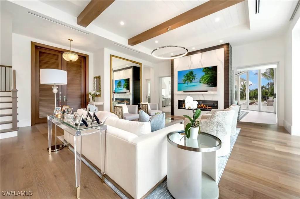 330 Broad Avenue N Naples FL 34102