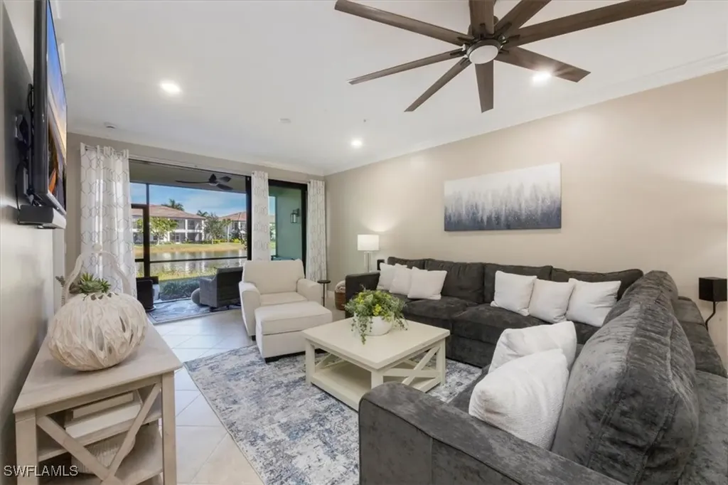 15114 Palmer Lake Circle Naples FL 34109