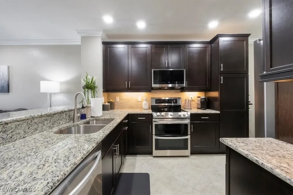 15114 Palmer Lake Circle Naples FL 34109