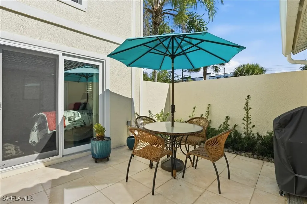 4945 Cougar Court S Naples FL 34109