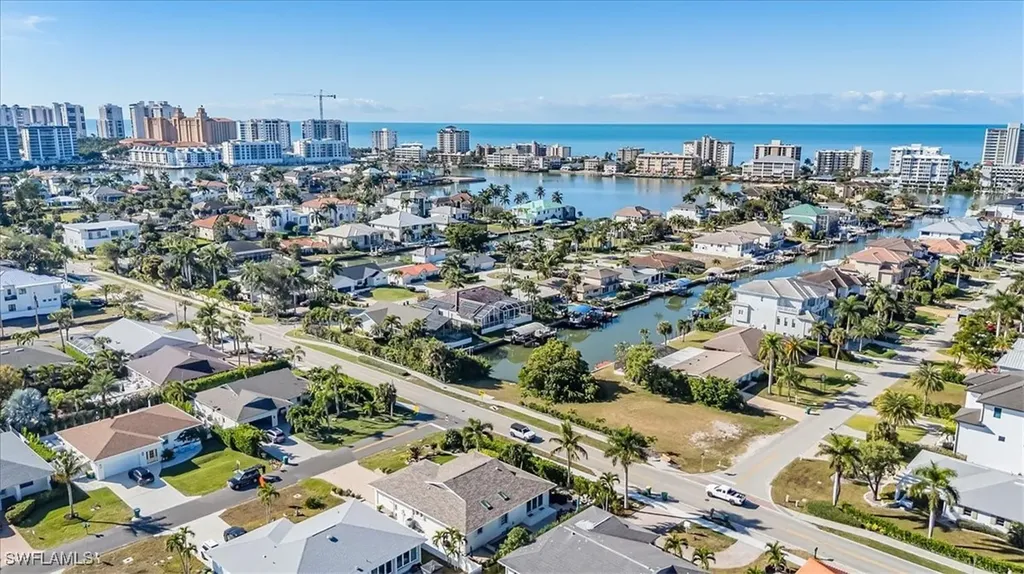 507 99th Avenue N Naples FL 34108