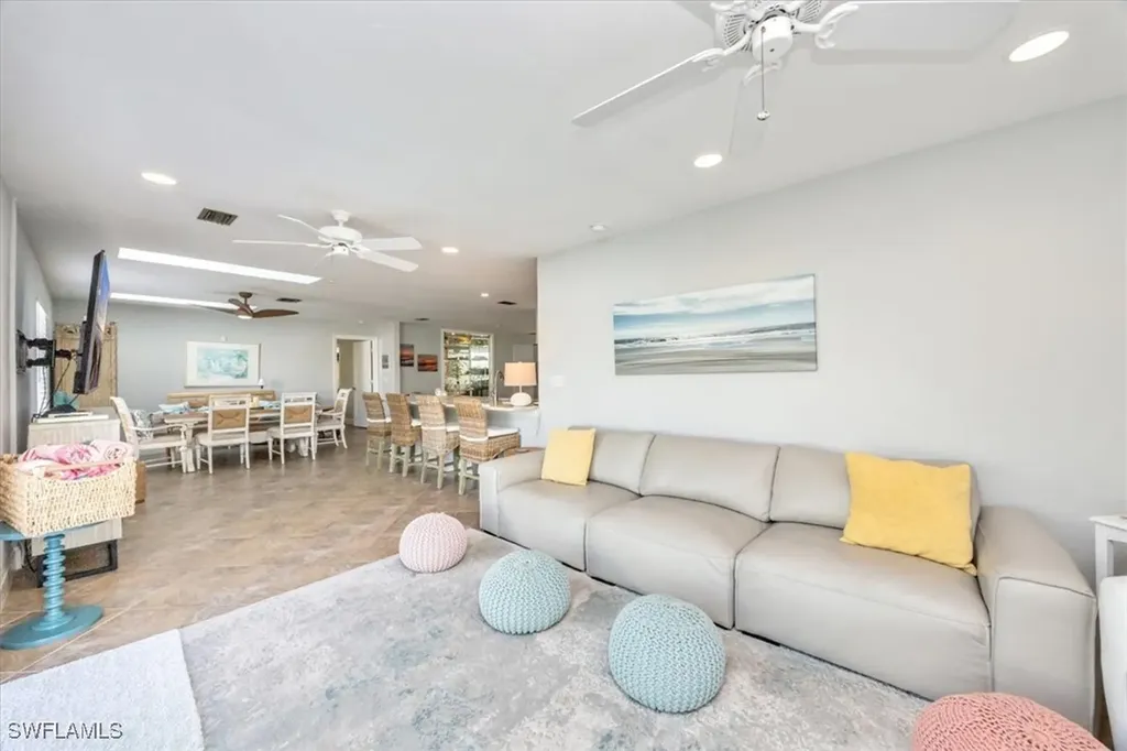 507 99th Avenue N Naples FL 34108