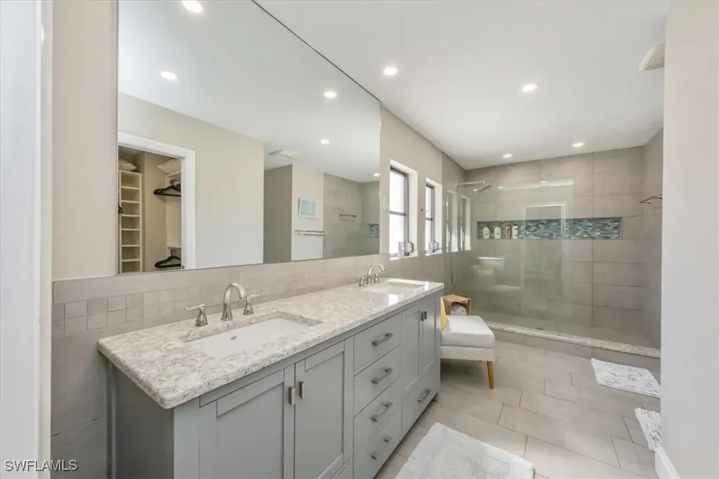 507 99th Avenue N Naples FL 34108