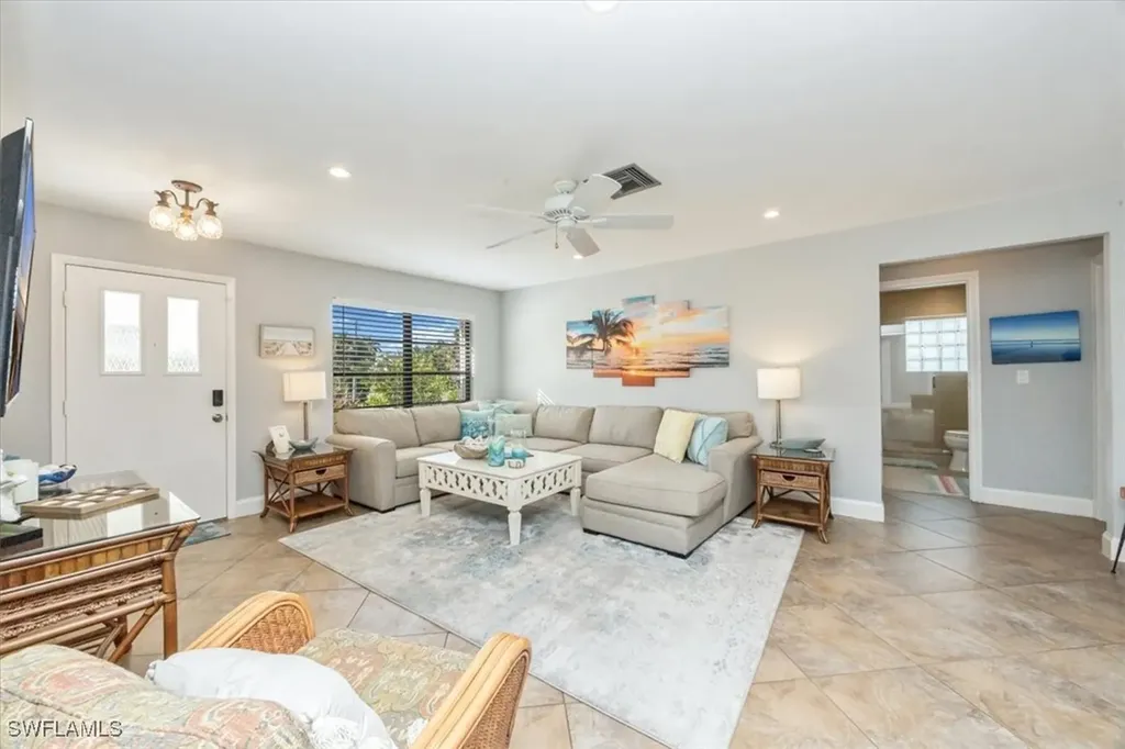 507 99th Avenue N Naples FL 34108