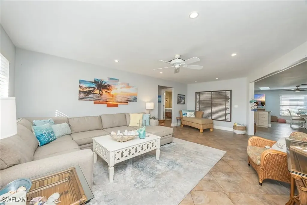 507 99th Avenue N Naples FL 34108