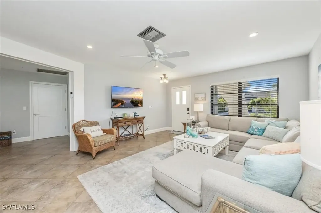 507 99th Avenue N Naples FL 34108