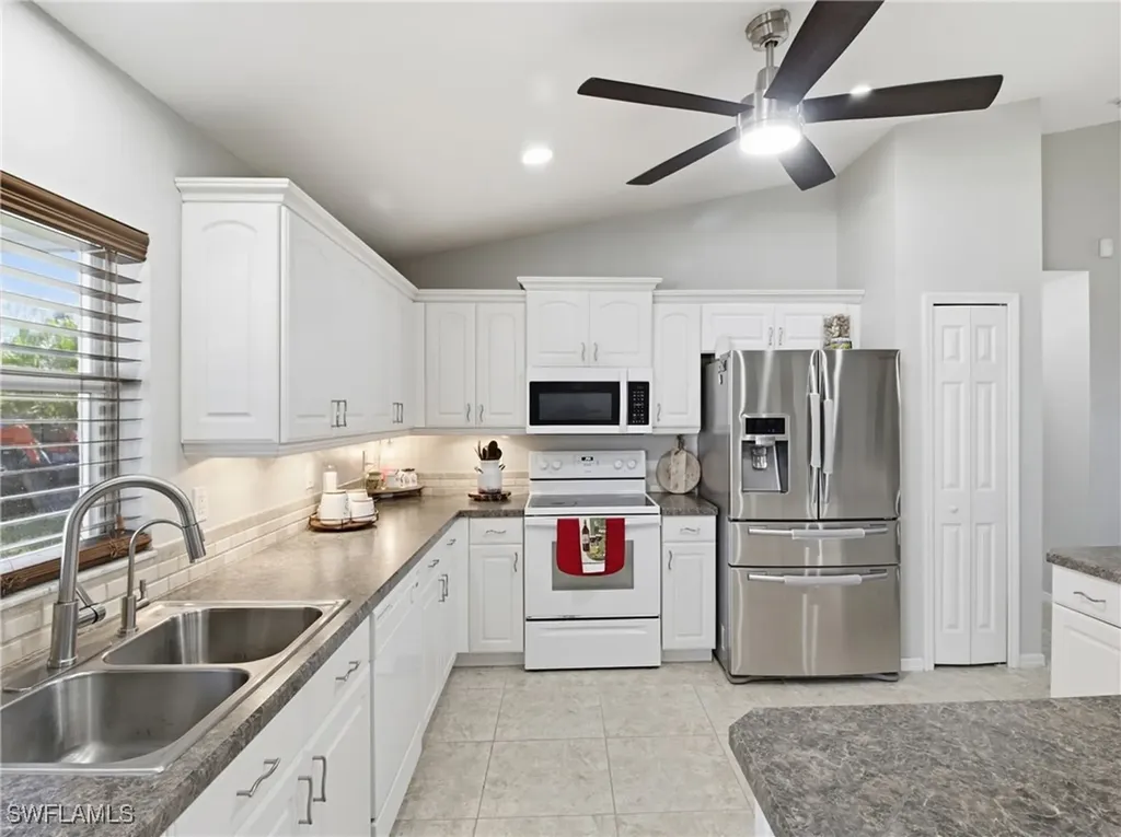 2833 NW 4th Avenue Cape Coral FL 33993