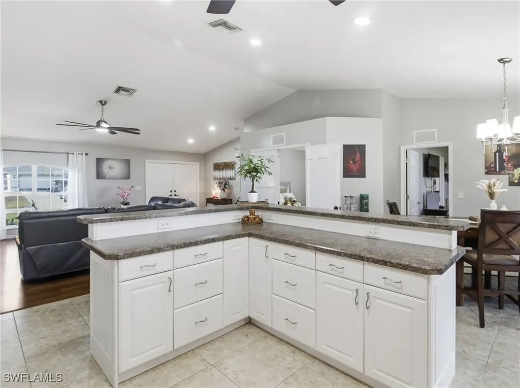 2833 NW 4th Avenue Cape Coral FL 33993