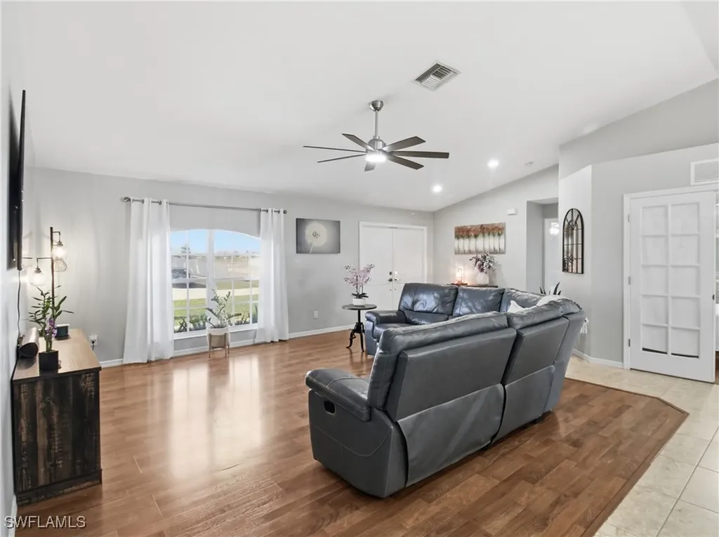 2833 NW 4th Avenue Cape Coral FL 33993