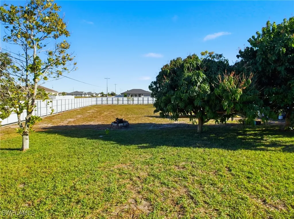 2833 NW 4th Avenue Cape Coral FL 33993