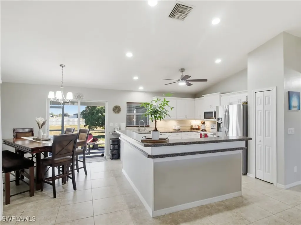 2833 NW 4th Avenue Cape Coral FL 33993