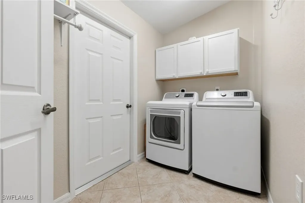 6242 Mandalay Circle Naples FL 34112