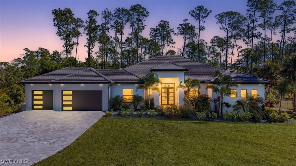 662 9th Street SW Naples FL 34117