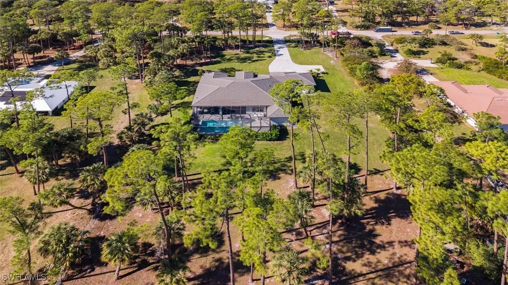 662 9th Street SW Naples FL 34117