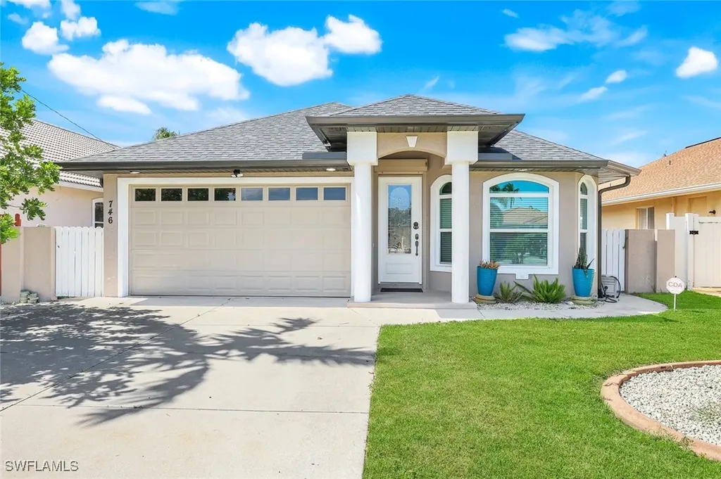 Naples FL, 746 101ST Avenue N