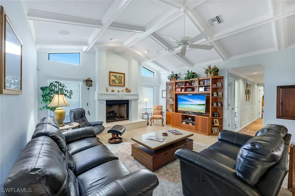 1933 Empress Court Naples FL 34110