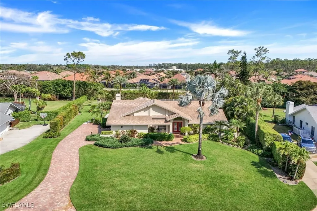 1933 Empress Court Naples FL 34110