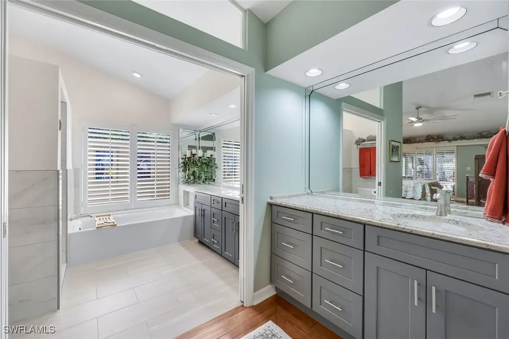 1933 Empress Court Naples FL 34110