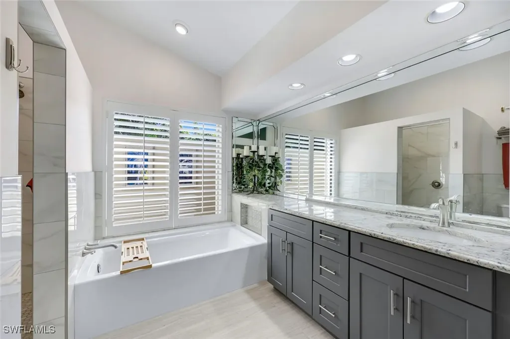 1933 Empress Court Naples FL 34110