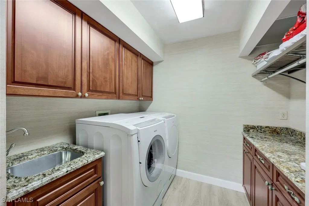1933 Empress Court Naples FL 34110