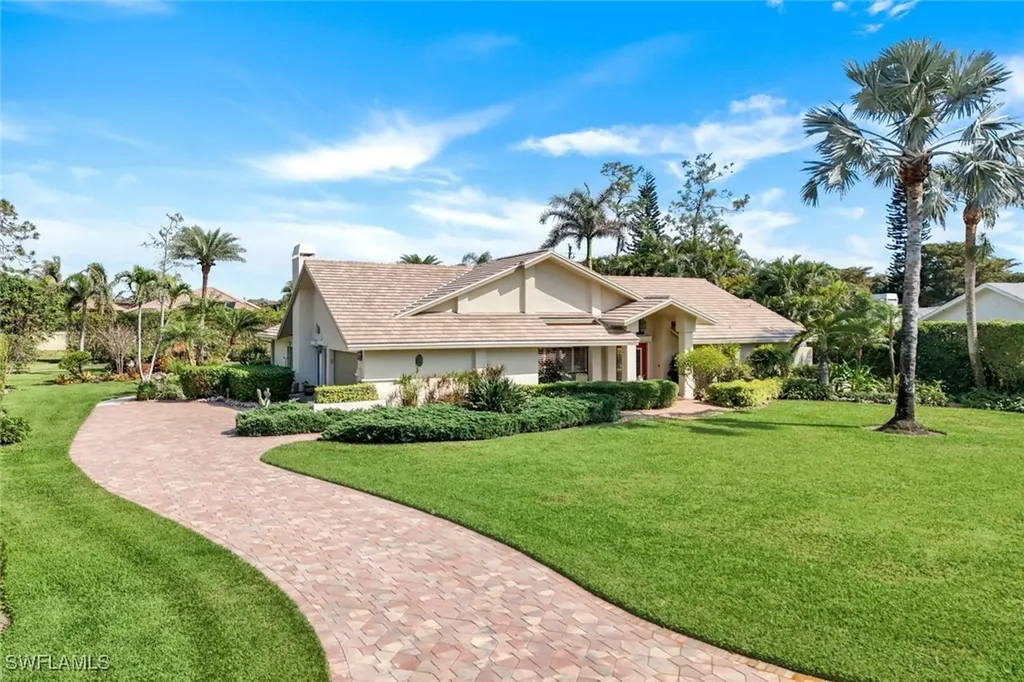 1933 Empress Court Naples FL 34110
