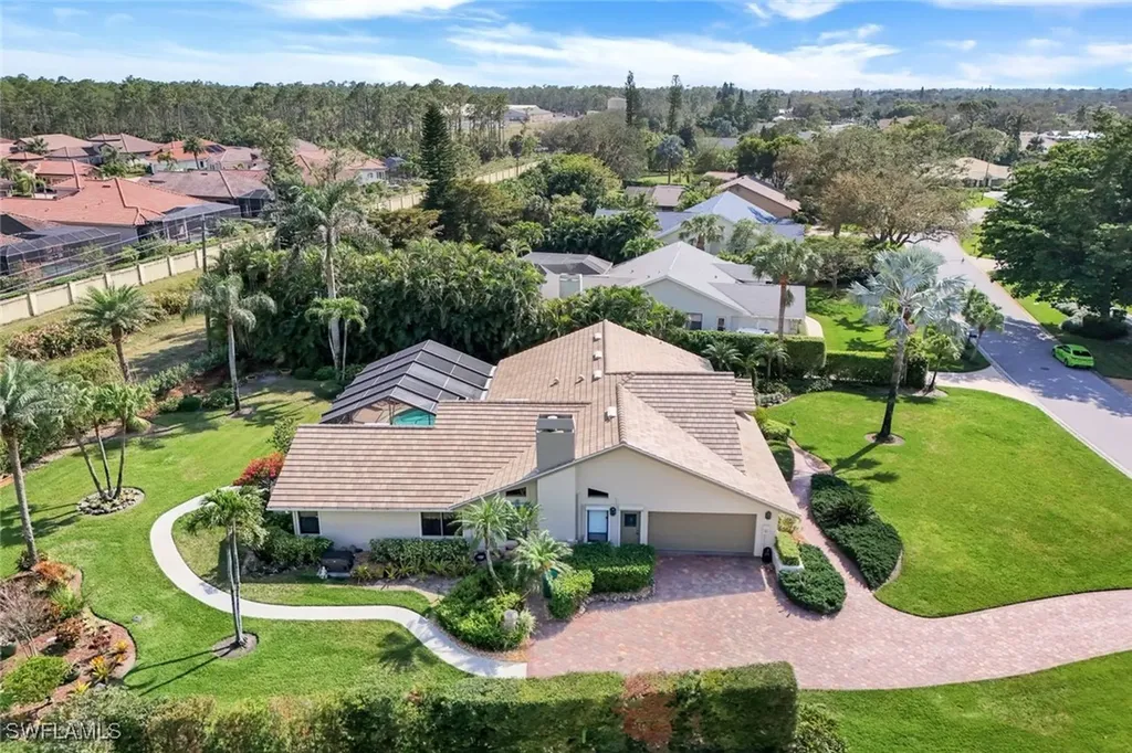 1933 Empress Court Naples FL 34110